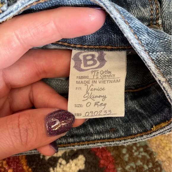 Bullhead Venice Skinny Jeans - Picture 3 of 5